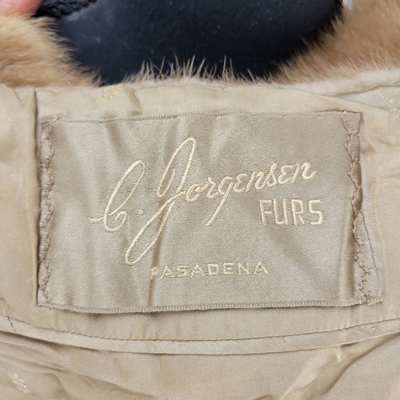 C. Jorgensen Furs of Pasadena Mink Elegant Tan Fur Cape Jacket - Picture 4 of 6